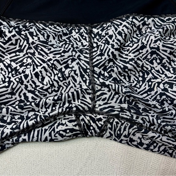 Lululemon Pace Pusher High Rise Crop Leggings Black Animal Print Reflective 8 - Picture 9 of 12